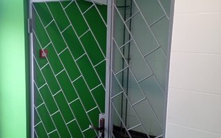 решетчатая дверь с боковой и верхней вставками, модель ДМР - 38 - общий вид