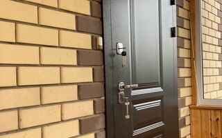 дверь с терморазрывом для загородного дома