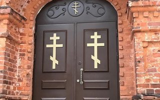 дверь арочная двустворчатая в храм
